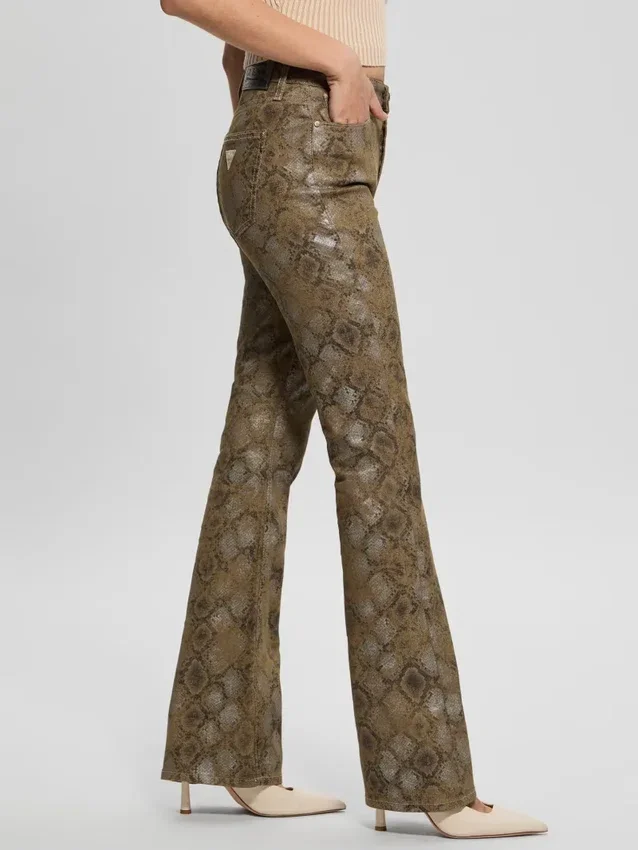 Sexy flared jeans met pythonprint Sexy flared jeans met pythonprint