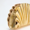 Shelly metallic leren clutch