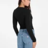 Slim fit T-shirt met lange mouwen en geborduurd logo Slim fit T-shirt met lange mouwen en geborduurd logo