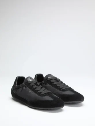 Sneakers van imitatieleer