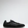 Sneakers van imitatieleer