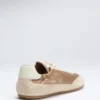 Sneakers van imitatieleer