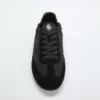 Sneakers van imitatieleer