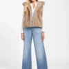 Sophy gilet met capuchon van imitatiebont