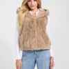 Sophy gilet met capuchon van imitatiebont
