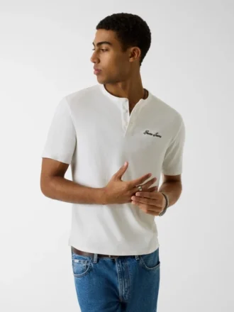T-shirt met geborduurd logo