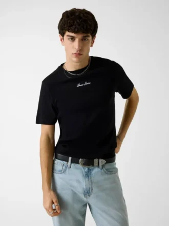 T-shirt met geborduurd logo