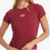 T-shirt met slim fit en geborduurd logo T-shirt met slim fit en geborduurd logo