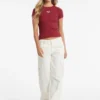 T-shirt met slim fit en geborduurd logo T-shirt met slim fit en geborduurd logo