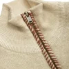 Trui met print en stiksels