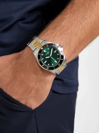 Tweekleurig analoog horloge