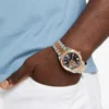 Tweekleurig analoog horloge Tweekleurig analoog horloge