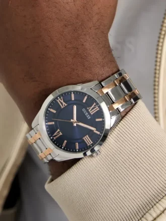 Tweekleurig analoog horloge