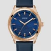 Tweekleurig analoog horloge met leren band Tweekleurig analoog horloge met leren band