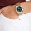 Tweekleurig en groen multifunctioneel horloge Tweekleurig en groen multifunctioneel horloge
