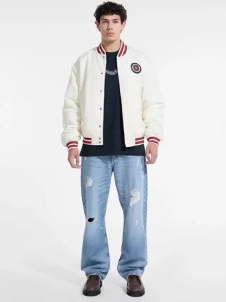 Varsity-jas met geborduurde patch