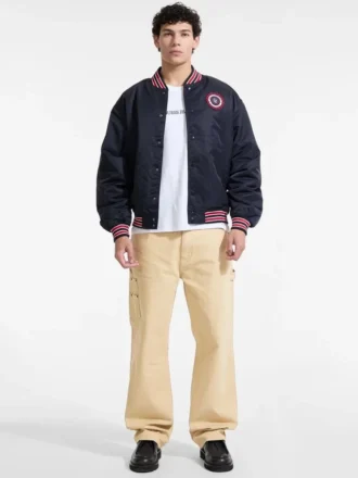 Varsity-jas met geborduurde patch