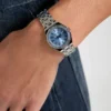 Zilverkleurig analoog horloge Zilverkleurig analoog horloge