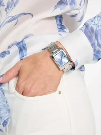 Zilverkleurig analoog horloge