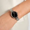 Zilverkleurig analoog horloge Zilverkleurig analoog horloge