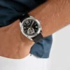 Zilverkleurig analoog leren horloge Zilverkleurig analoog leren horloge
