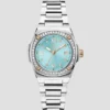 Zilverkleurig en blauw analoog horloge
